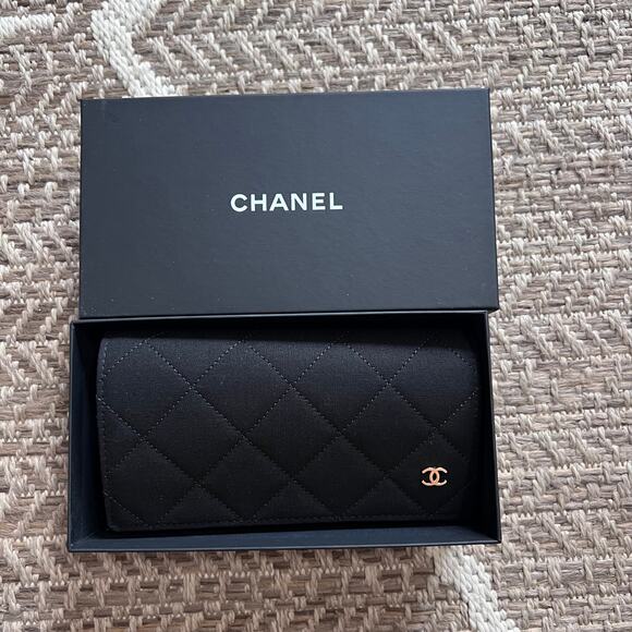 Chanel Pilot Sunglasses - Picture 4 of 9